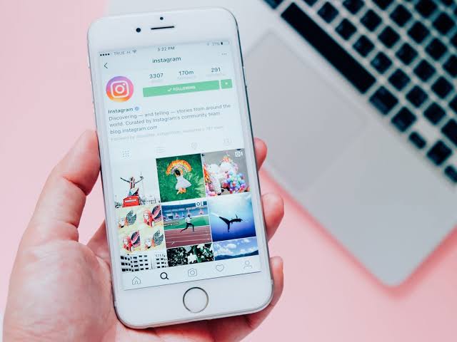 Influencer Instagram dilarang promoriskan vape. Para influencer Instagram tidak boleh lagi mempromosikan produk vape dalam bentuk apapun